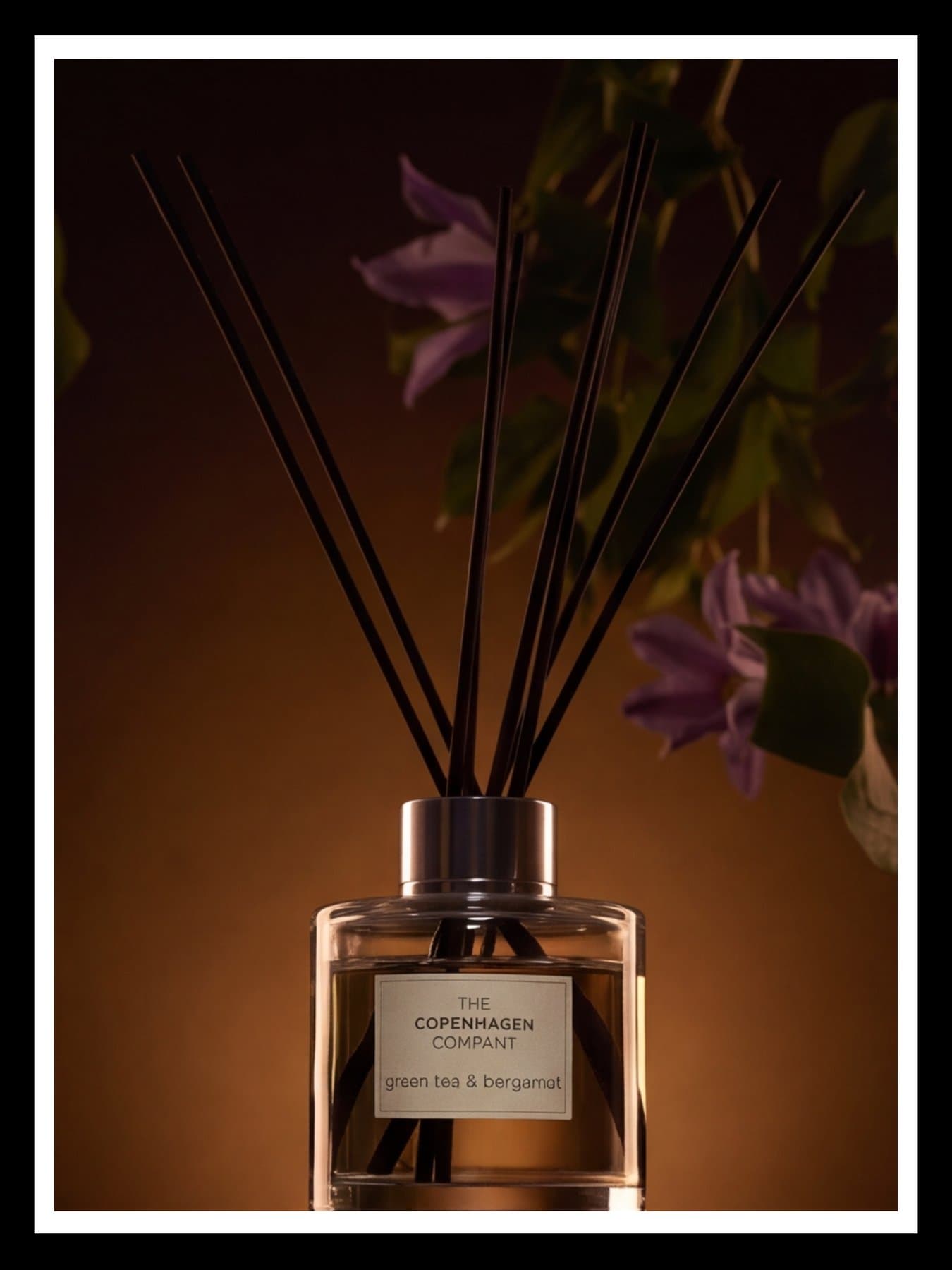 The diffuser among lilies, a third frame